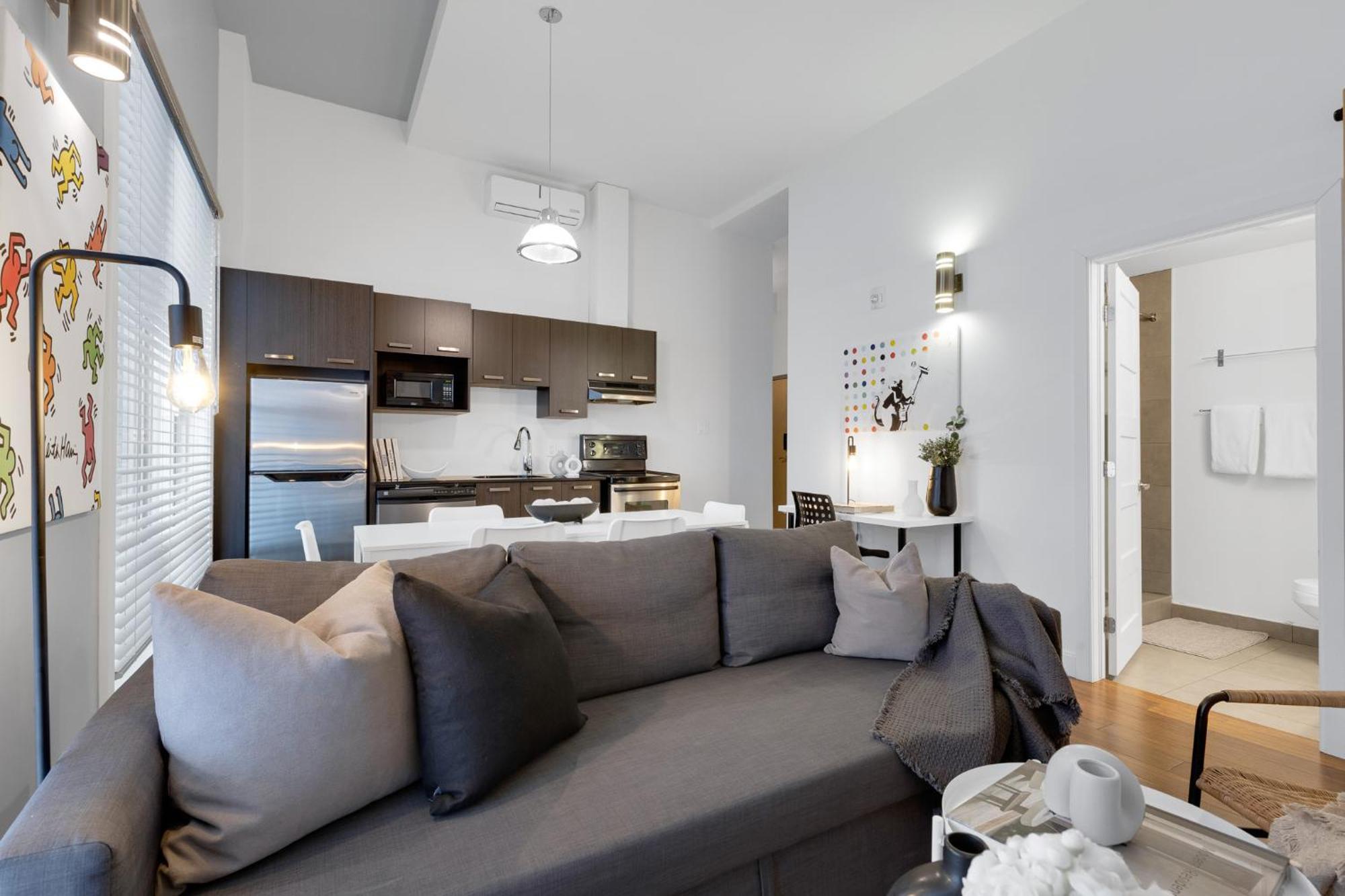 Liv Mtl Main Aparthotel Montreal Exterior photo