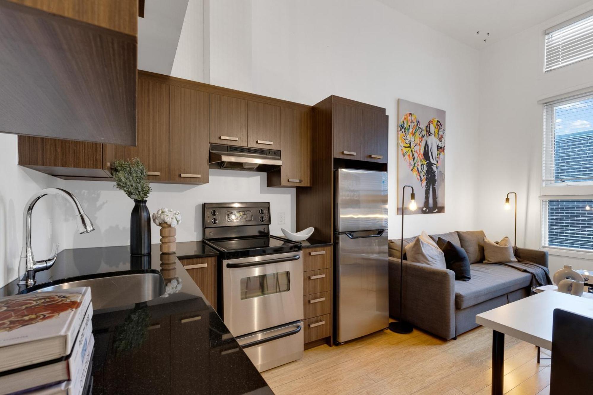 Liv Mtl Main Aparthotel Montreal Exterior photo